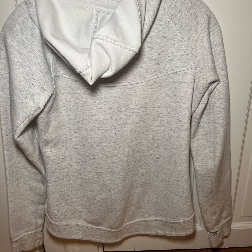 Women’s Nike tech